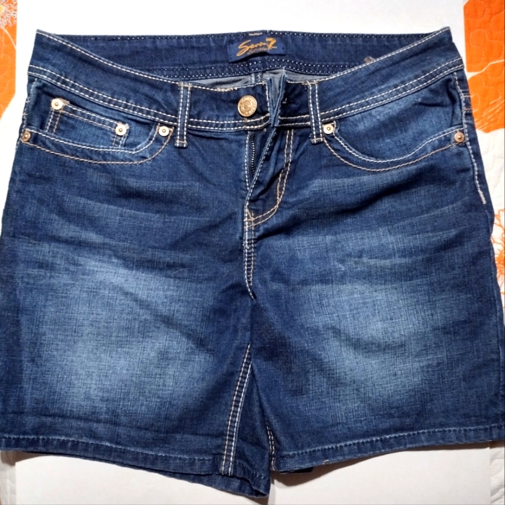 Seven7 denim shorts women's size 8